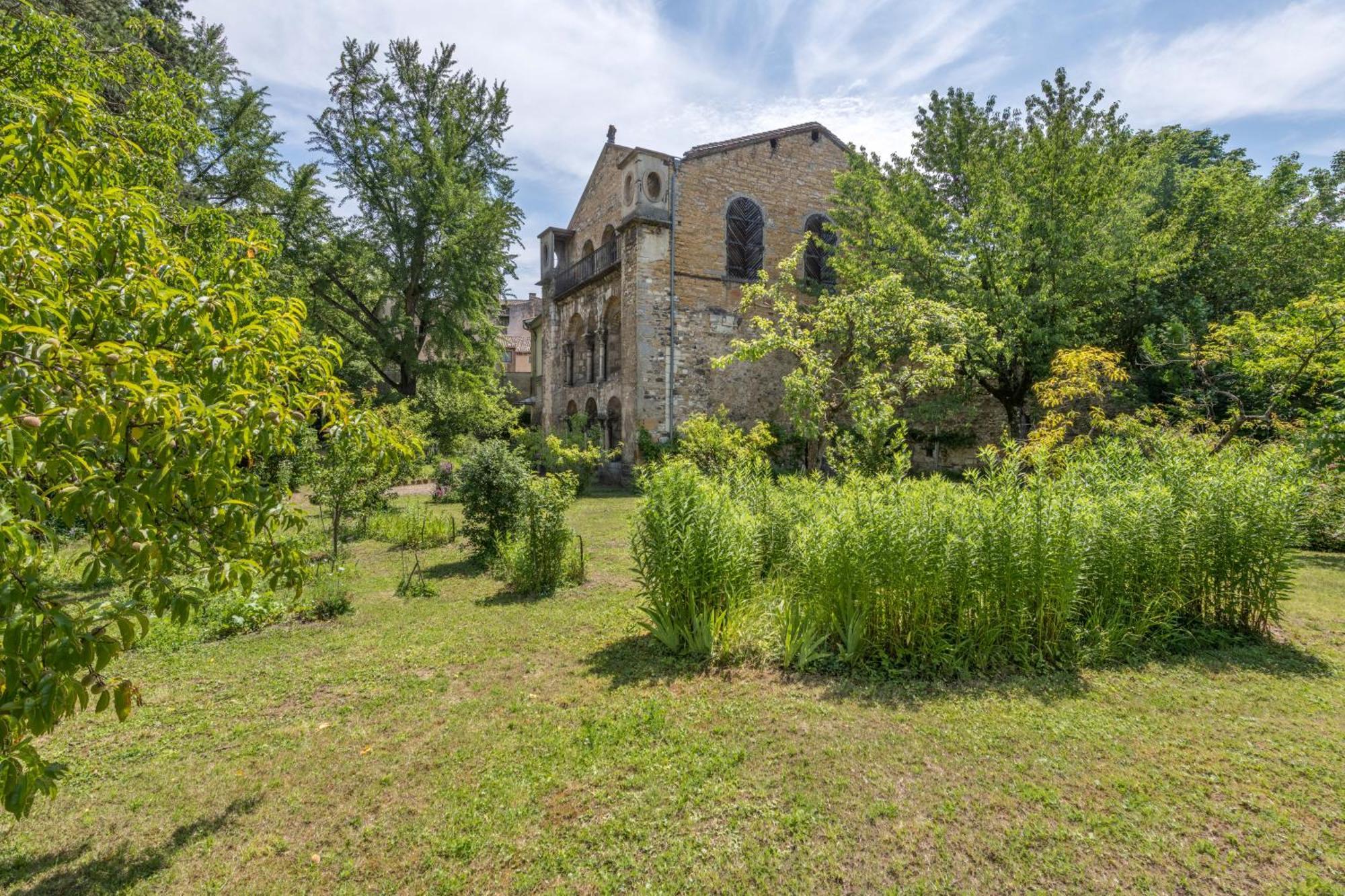 Les Suites De L'Ile Barbe Лион Экстерьер фото