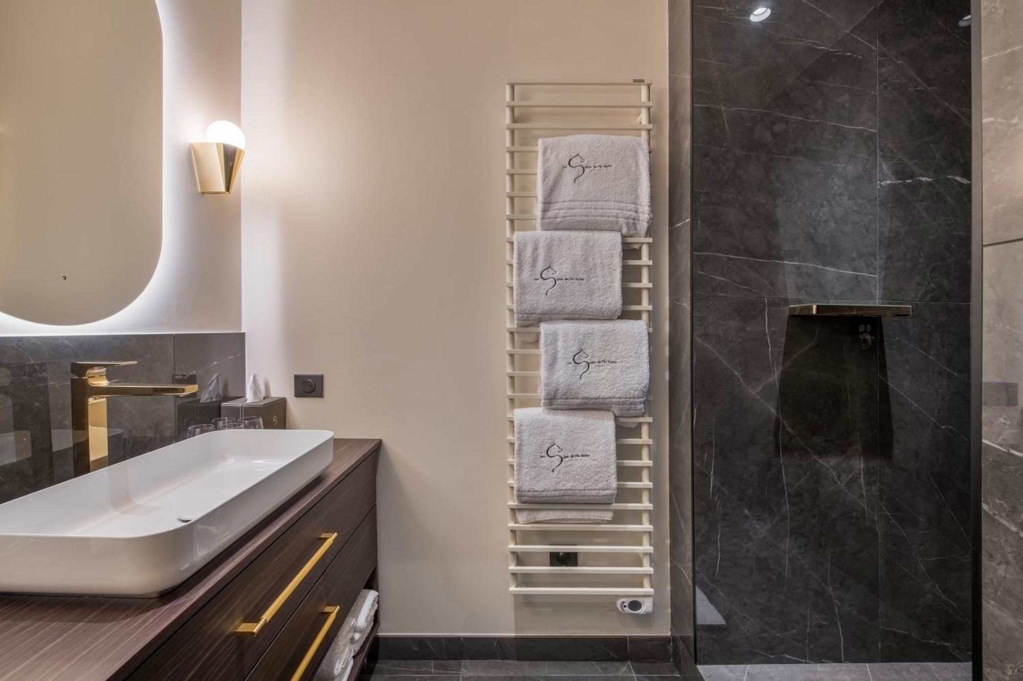 Les Suites De L'Ile Barbe Лион Экстерьер фото